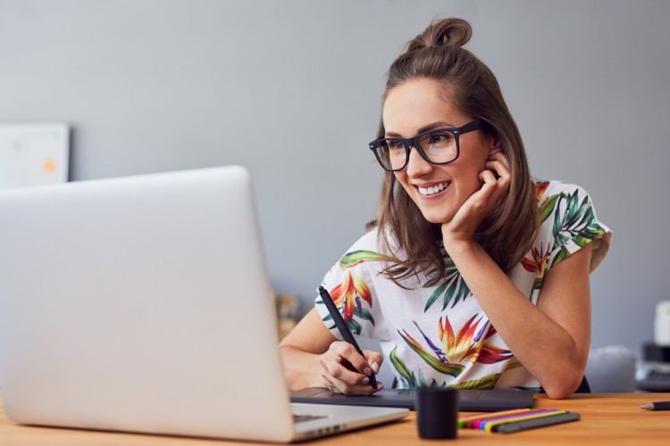 A UI designer works on a new webpage